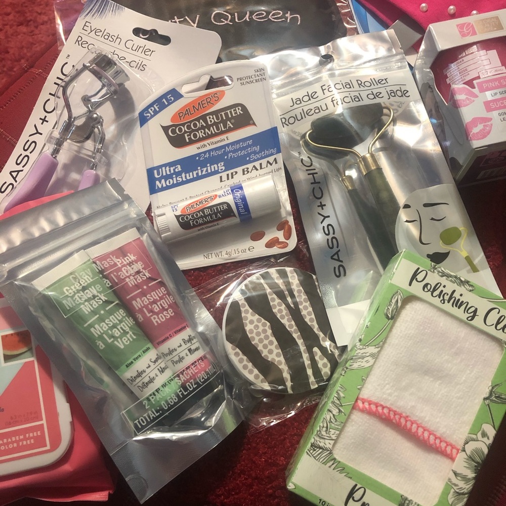 Beauty Bag - Picture 2 of 3